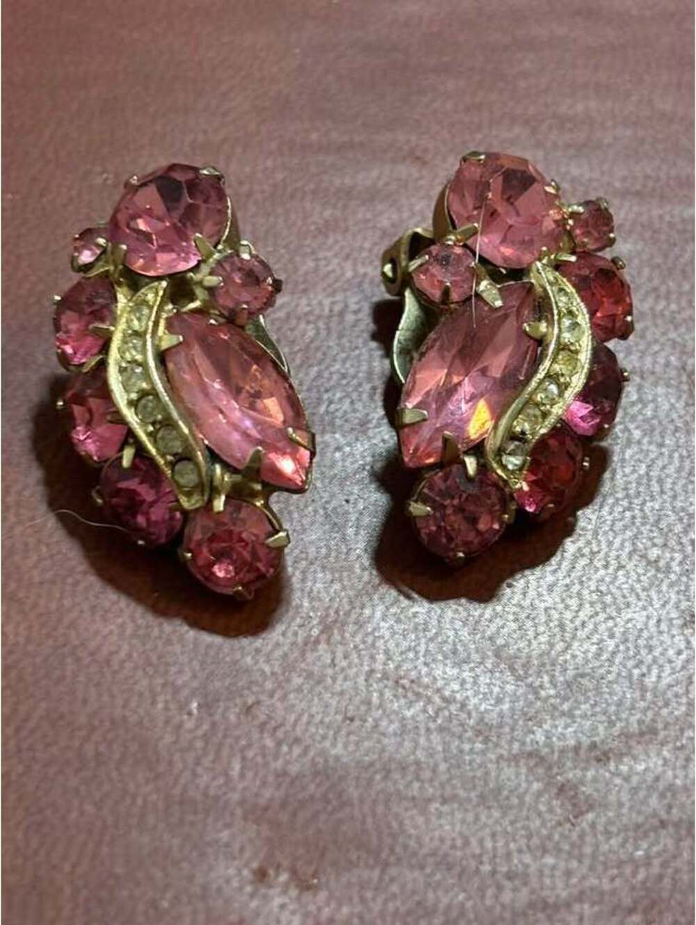 Vintage Weiss Pink Rhinestone Clip-On Earrings